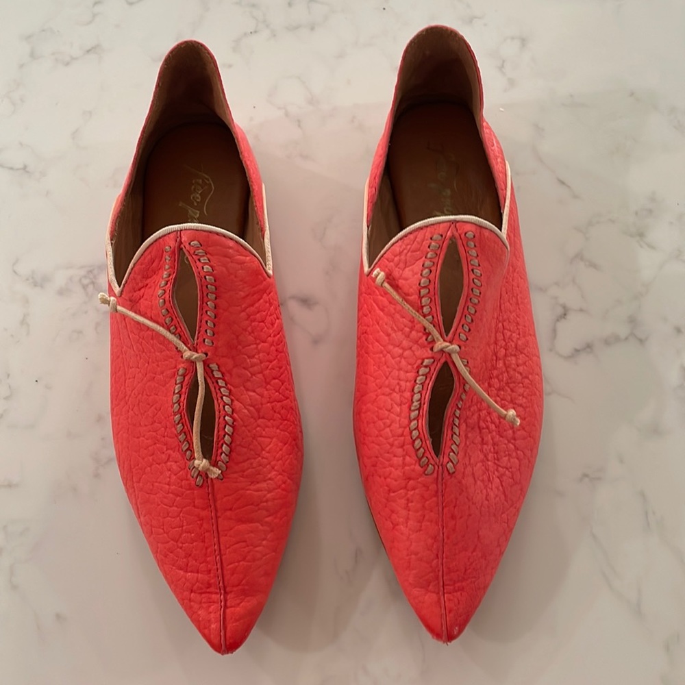Free People flat, coral red, fun and unusual boho shoes. Size 39.